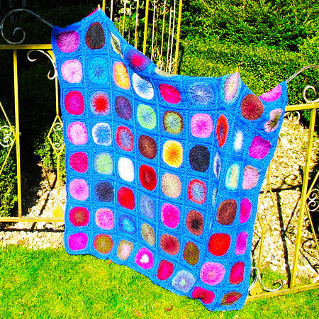 Sunny Granny Square Crochet Blanket Free Pattern (1)